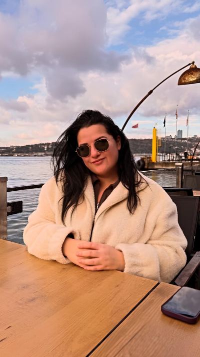 Ece C. - İstanbul influencer