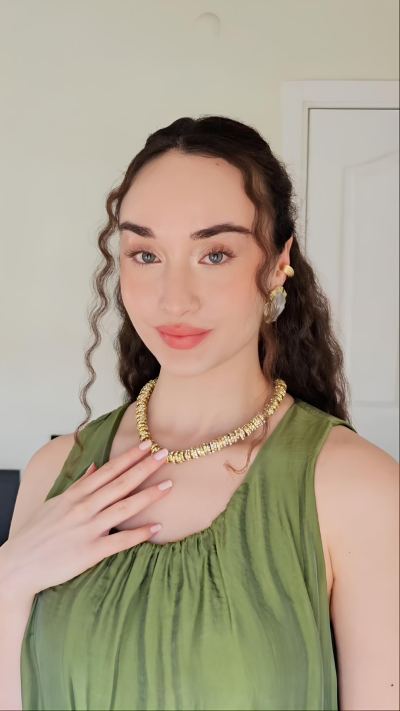 Melisa Ş. - İstanbul influencer