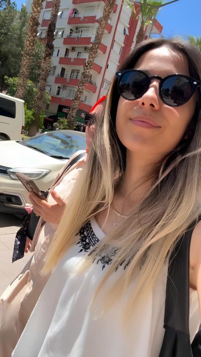Sinem Ç. - Antalya influencer