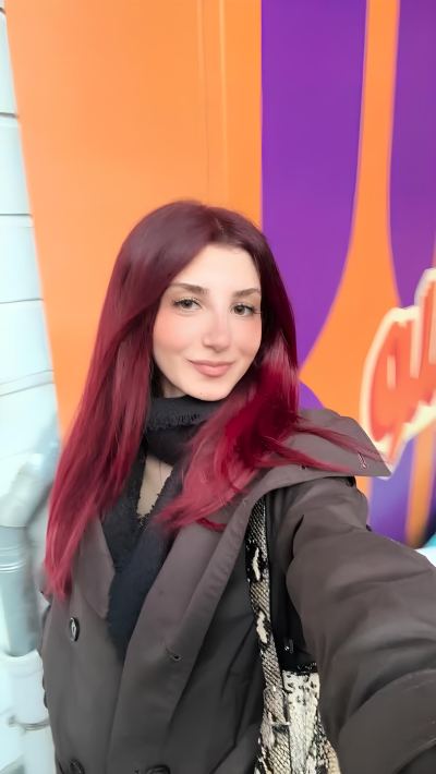Cansu S. - İstanbul influencer