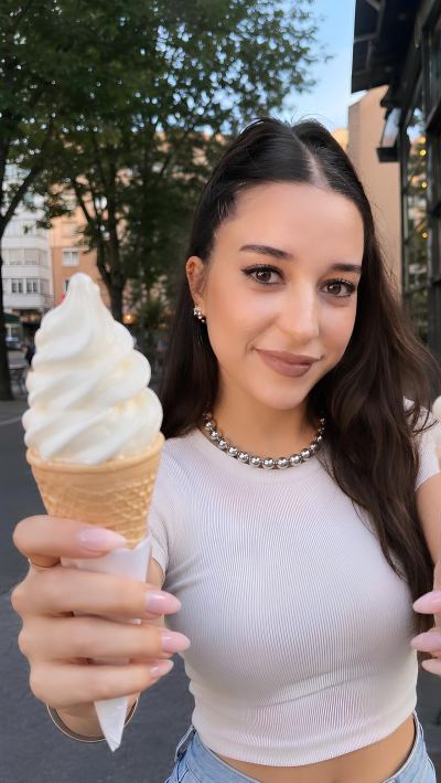 Seda Ç. - İstanbul influencer