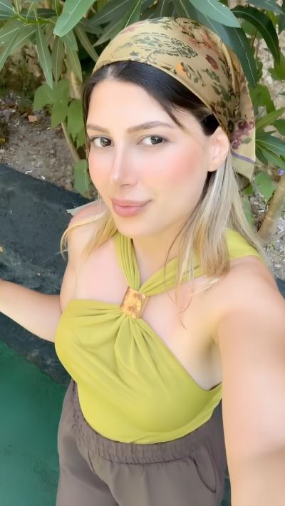 Esra Ş. - İstanbul influencer