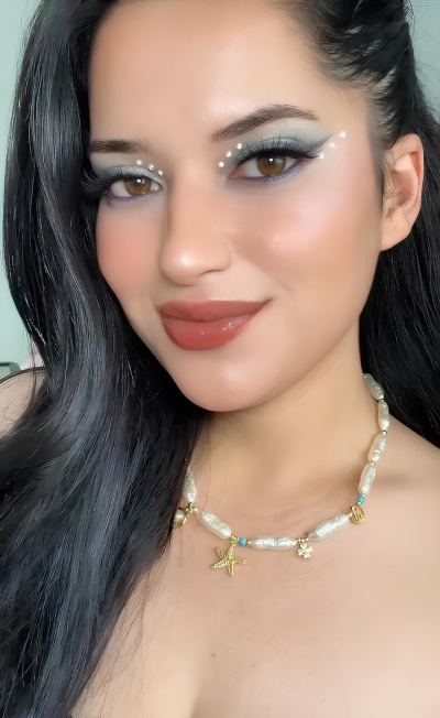 Deniz Y. - İstanbul influencer