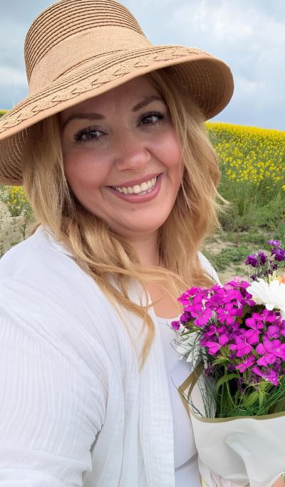 Esra E. - İstanbul influencer
