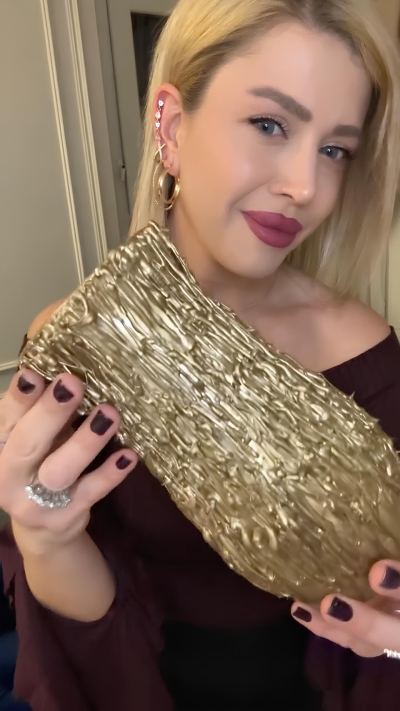 Burcu Ç. - İstanbul influencer