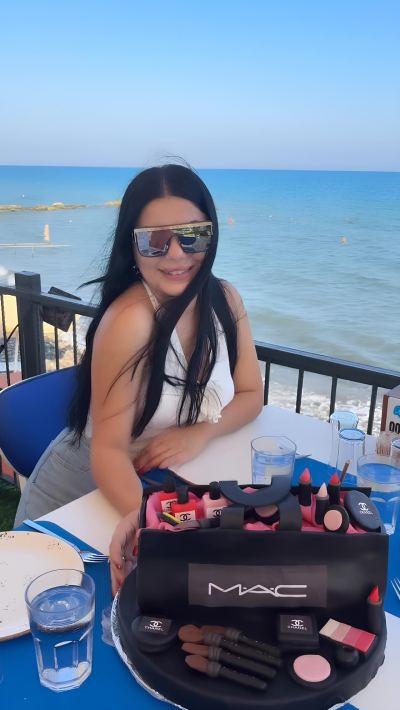 Hazal İ. - İstanbul influencer