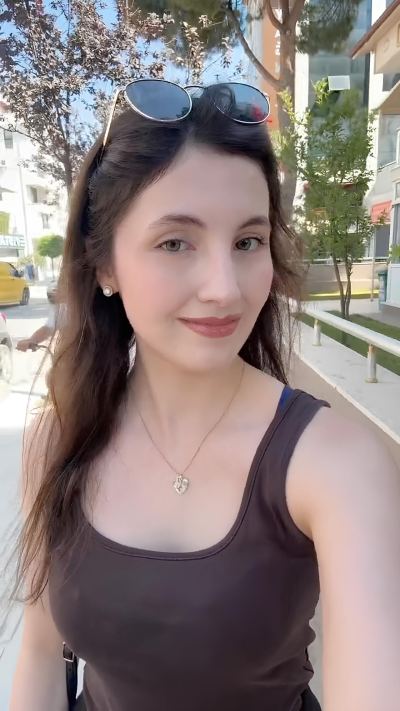 Simge Ç. - İzmir influencer