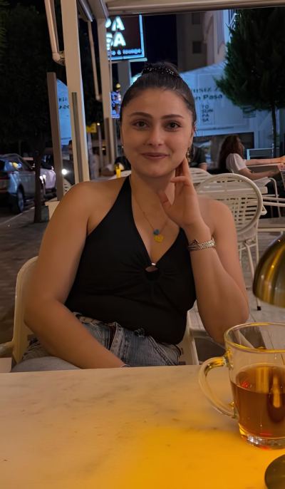 Ayşegül A. - İzmir influencer