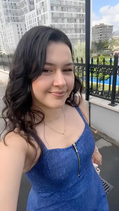 Çağla A. - İstanbul influencer