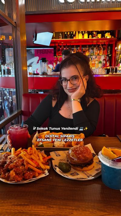 Hazal K. - Ankara influencer