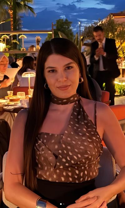 Aylin K. - İzmir influencer