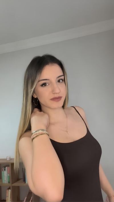Ecem F. - Ankara influencer
