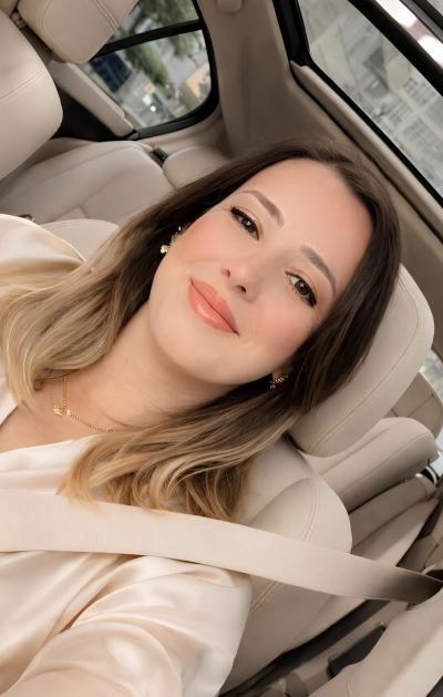 Dilek E. - İzmir influencer