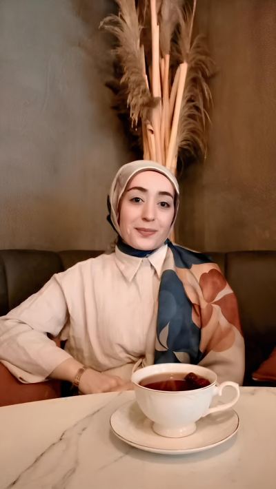 Esma Ö. - İstanbul influencer