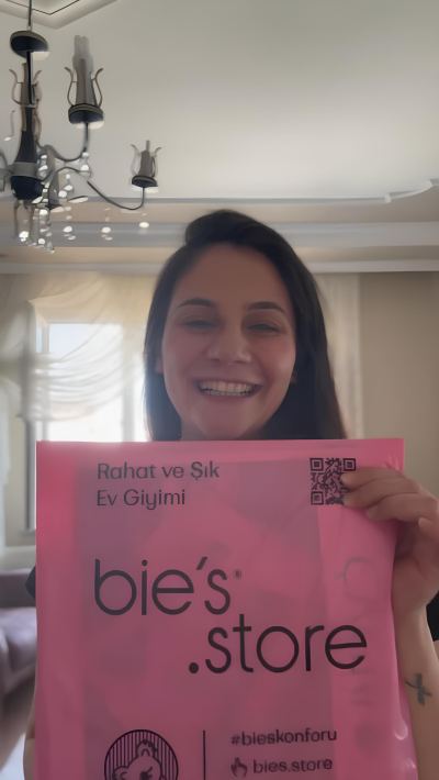 Burcu T. - İzmir influencer