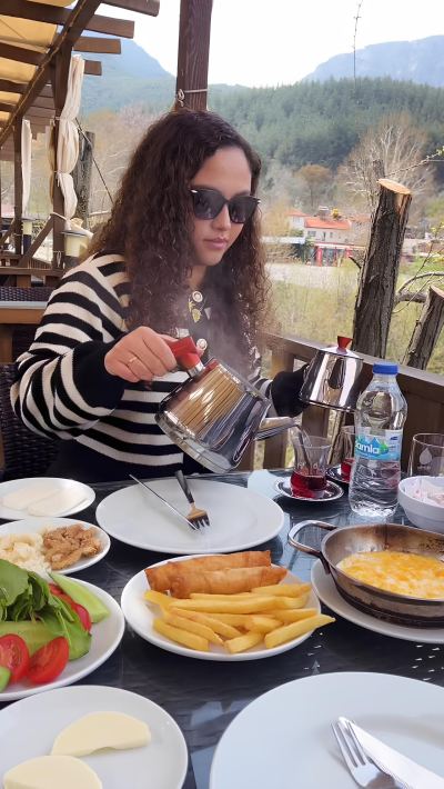 Aygül K. - Denizli influencer